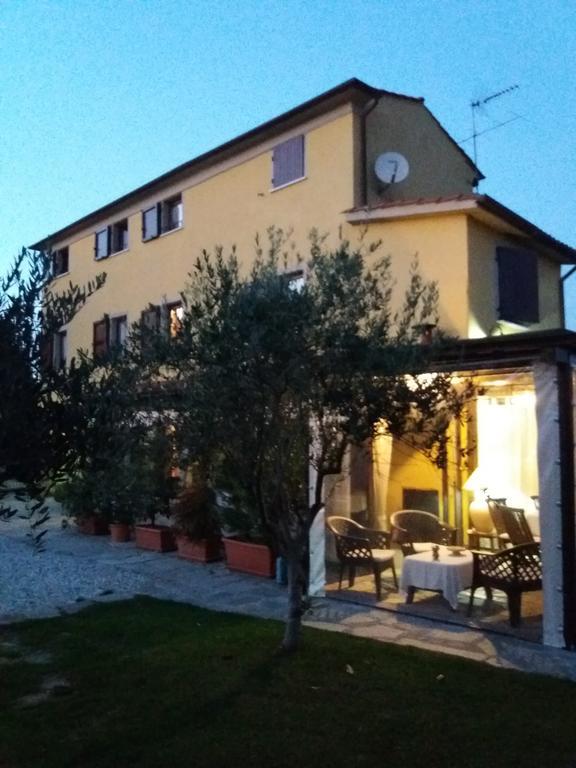 Le Travi Panzió Sarzana Kültér fotó