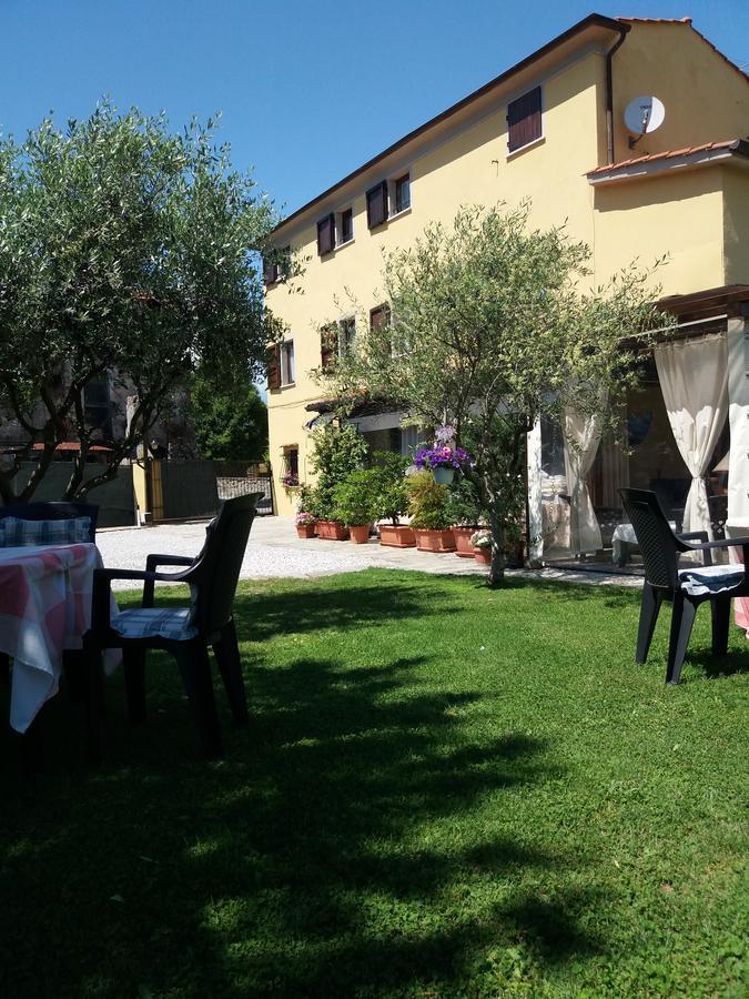 Le Travi Panzió Sarzana Kültér fotó